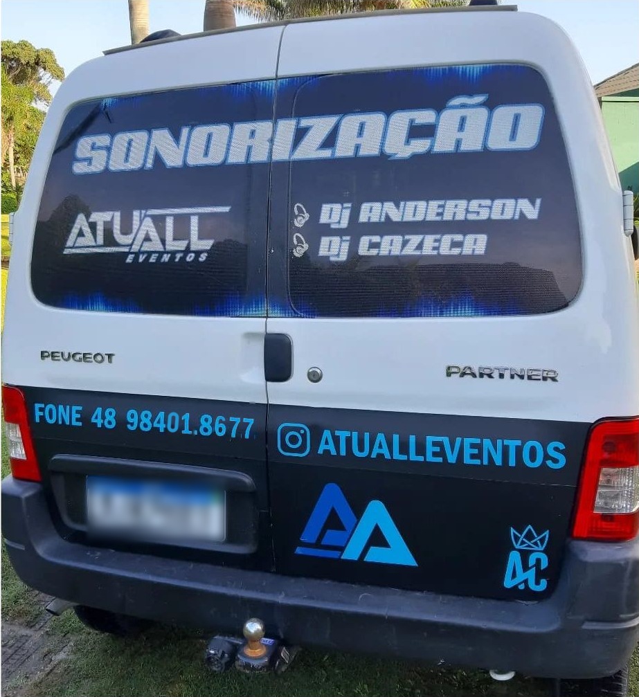 Van da Atuall Eventos usada na logística e montagem dos eventos